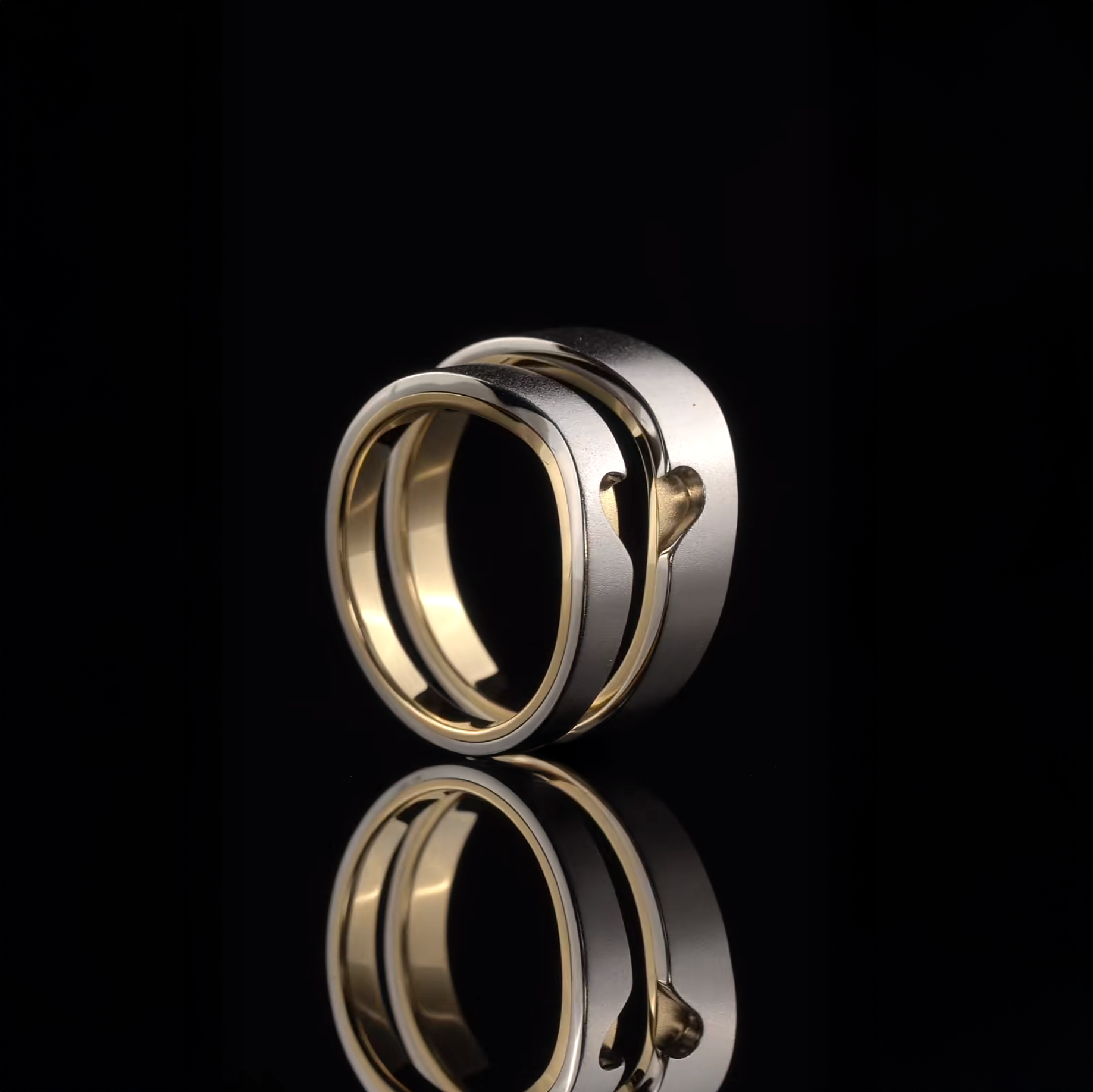 18k Two Tone Heart Wedding Band