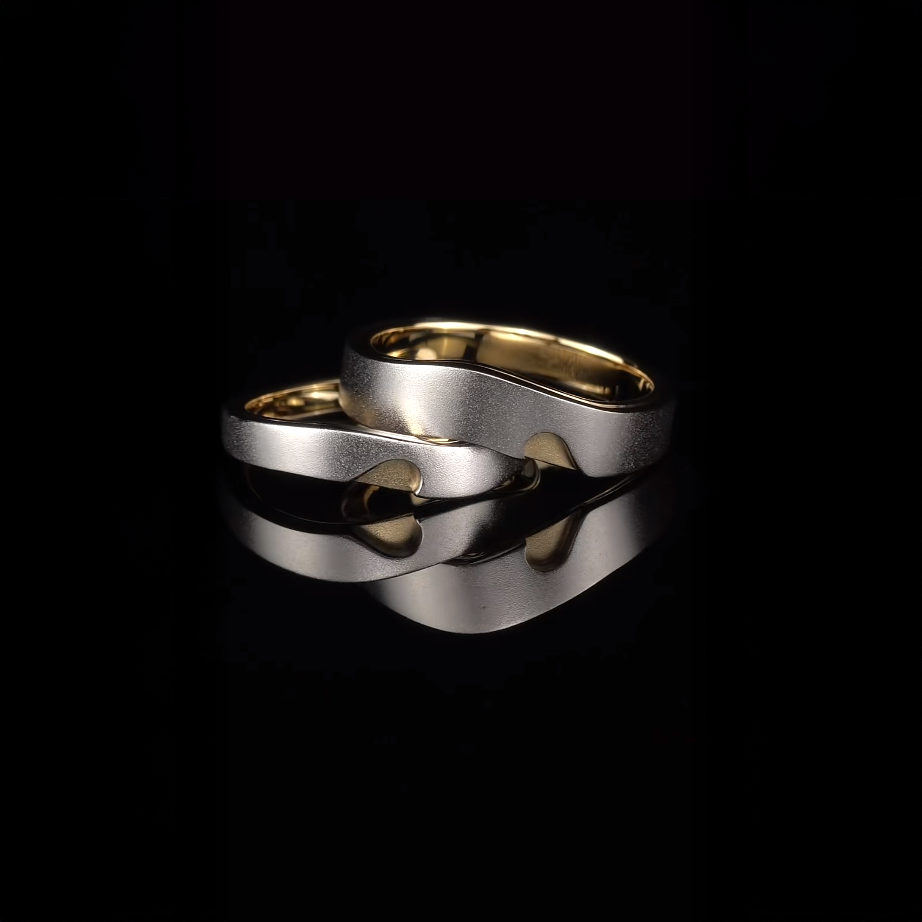 18k Two Tone Heart Wedding Band