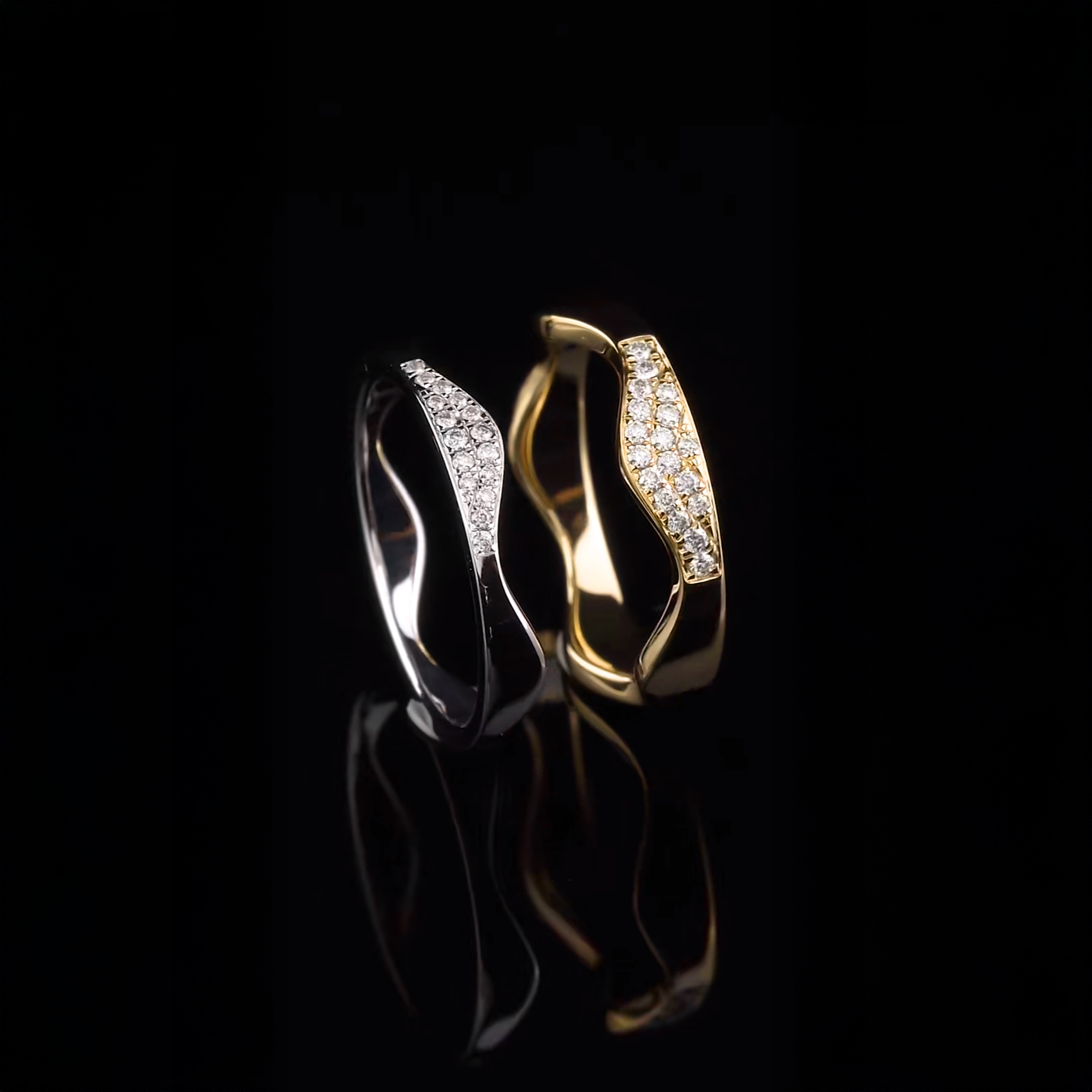 18K Wave Inspired Wedding Bands